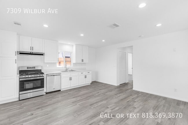 Foto del edificio - 7309 Wilbur Ave