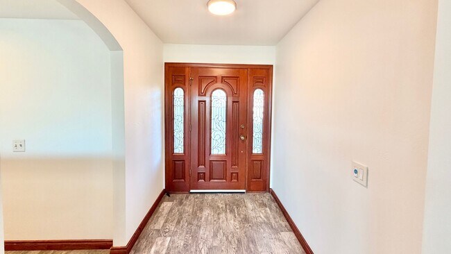 Foto del edificio - Beautiful Custom Single-Story Home on Gated Country Property with Spectacular Views & Pool!