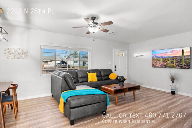 Foto del edificio - 2207 N 28th Pl