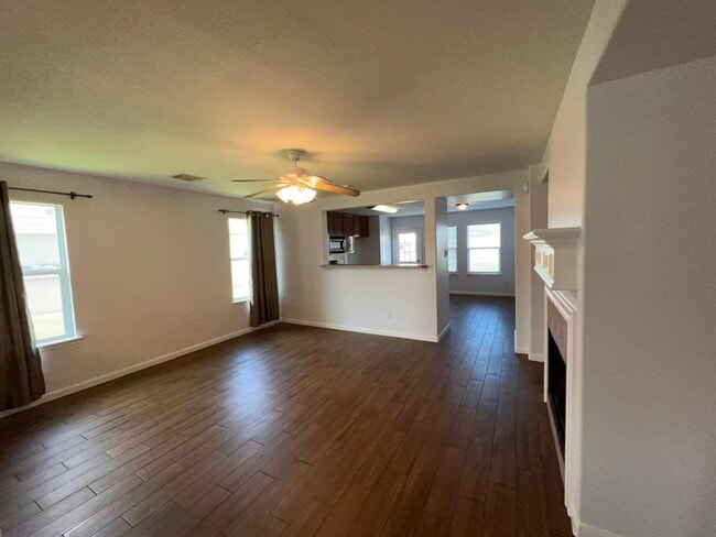 Foto del edificio - 2219 Bristol Bend Ln