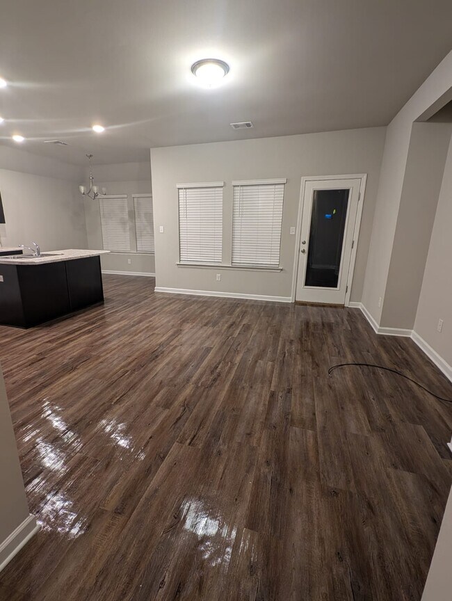 Foto del edificio - 28470 Evangeline Ln