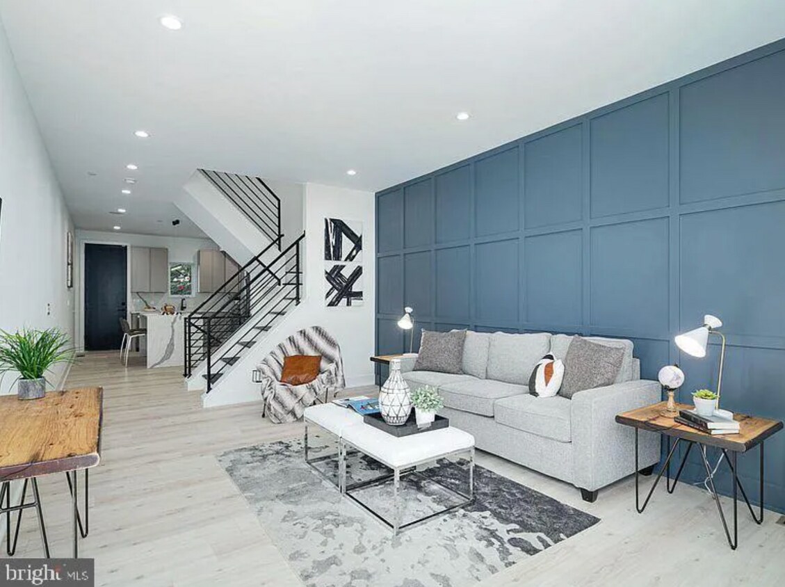 Foto principal - 2527 Nicholas St