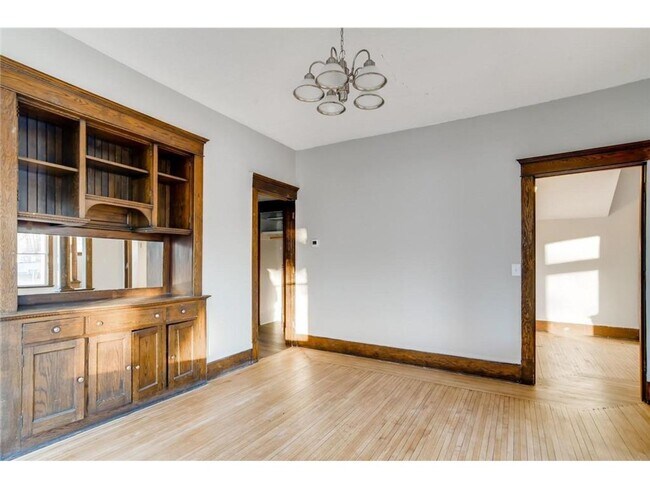 Foto del edificio - 1414 Golden Valley Rd