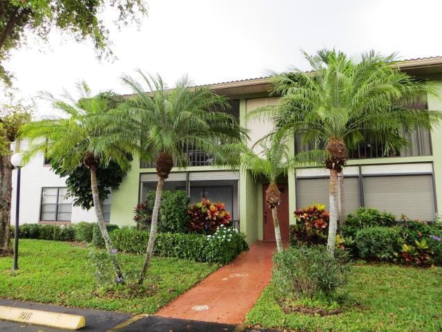 Foto del edificio - 9815 Pineapple Tree Dr