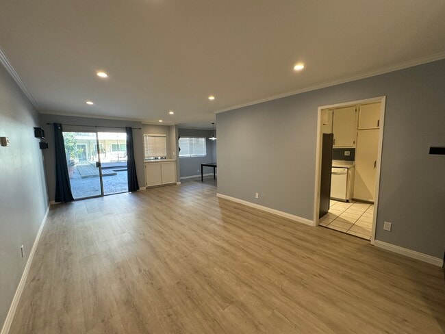 Livingroom - 277 Pleasant St