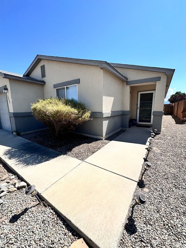 Primary Photo - 3 bedroom 2 Bathroom w/ 1 Car Garage
