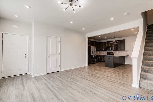Foto del edificio - 713 McCormick Farm Dr