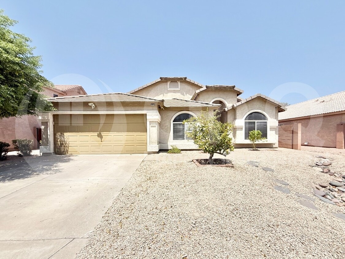 Primary Photo - 4234 E Redwood Ln