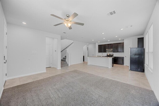 Building Photo - 6017 Pleasanton Pkwy