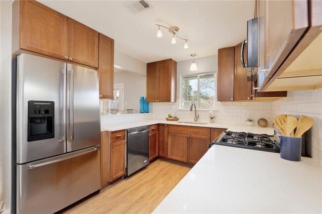 Building Photo - 1310 Radam Cir