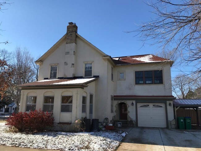 Building Photo - 4900 Vallacher Ave