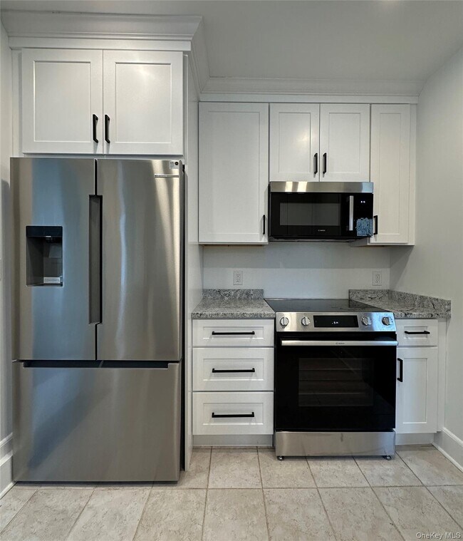 Building Photo - 37 Church St