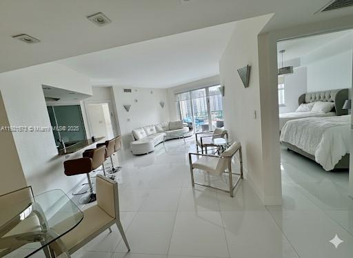 Foto del edificio - 20000 E Country Club Dr