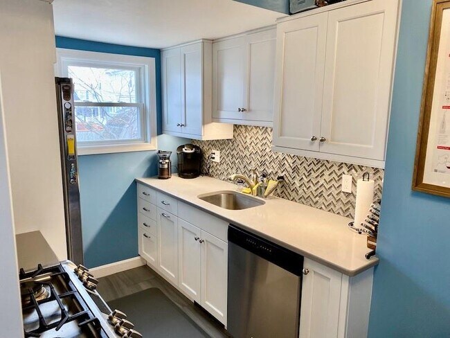 Foto del edificio - 4 Curry Ave