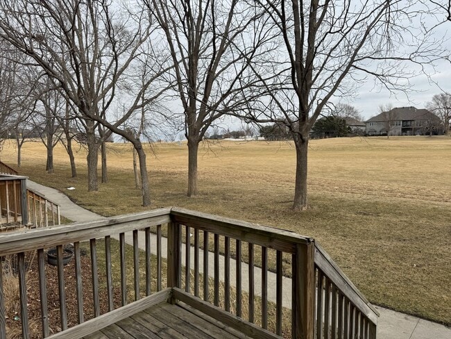 Building Photo - Golf Course Townhome with Views, Deck & Maintenance-Free Living