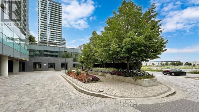 Photo du bâtiment - 55 Oneida Crescent