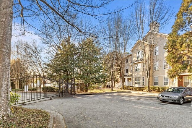 Foto del edificio - 5641 Roswell Rd