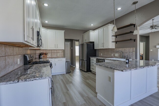 Foto del edificio - Beautiful 4 bedroom, 2 bath home