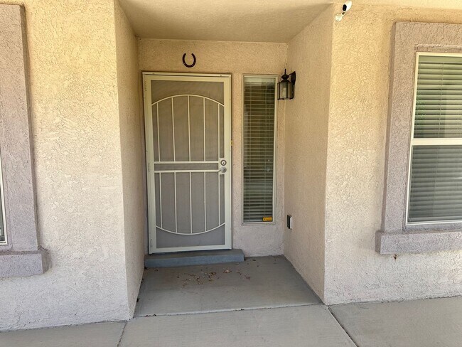 Building Photo - Large 3 bed / 2 Bath | Desirable Cabezon H...