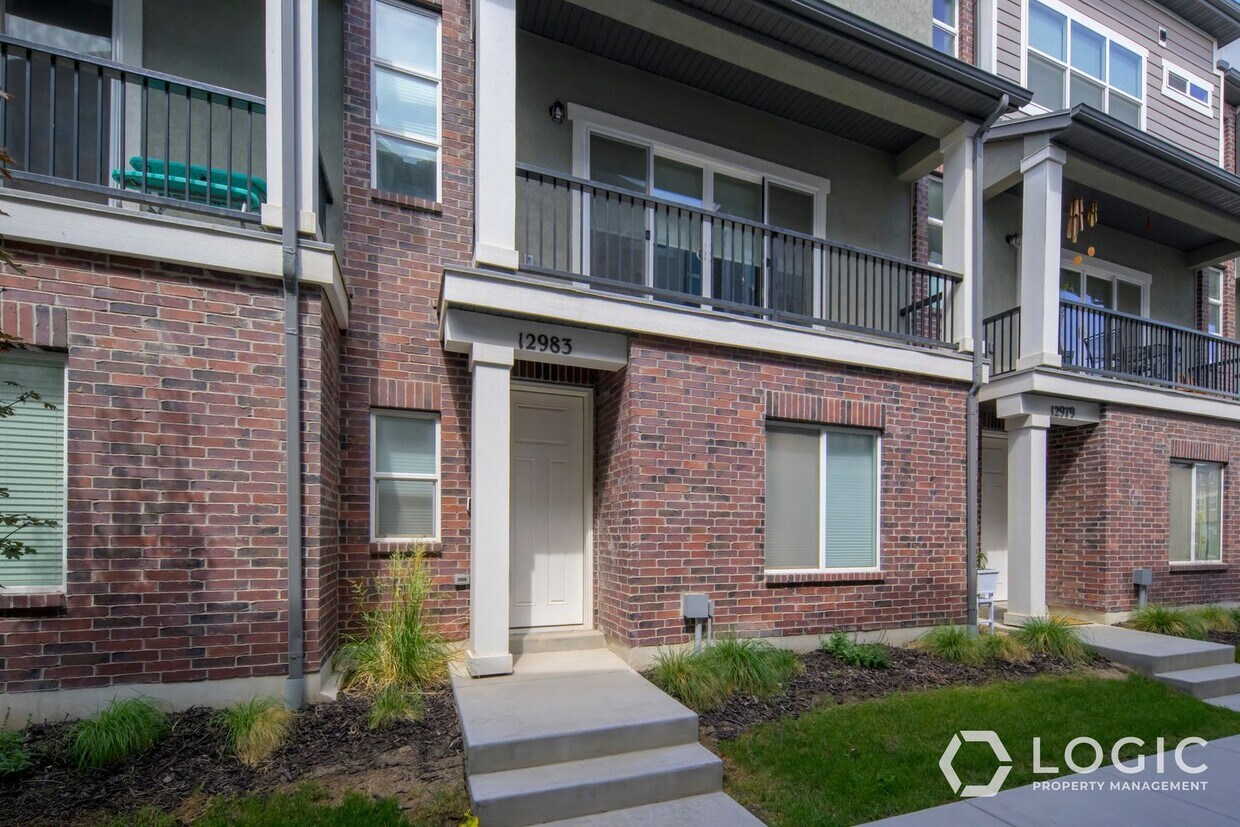Primary Photo - Beautiful Townhome in Herriman UT