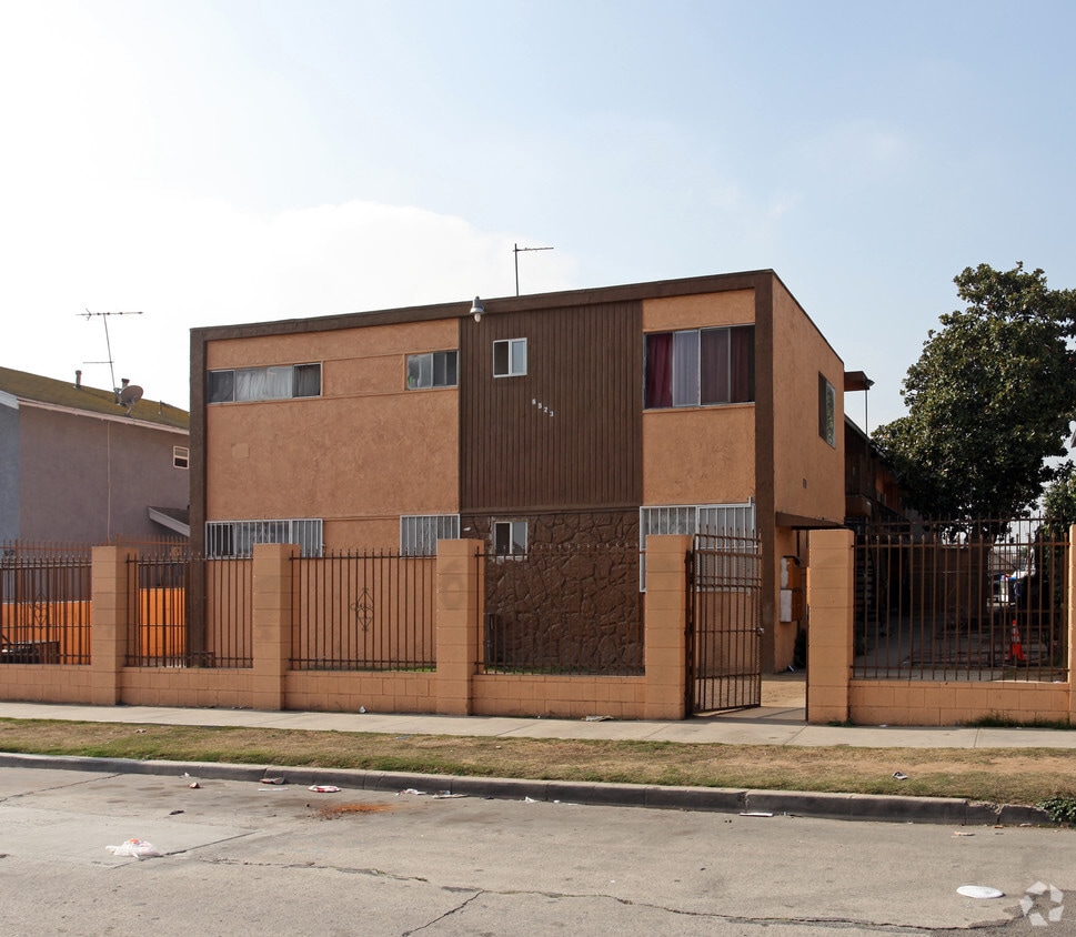 Building Photo - 6523 Victoria Ave