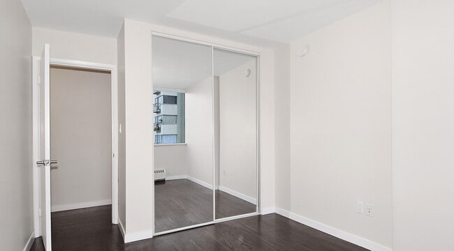 Photo du bâtiment - English Bay Tower