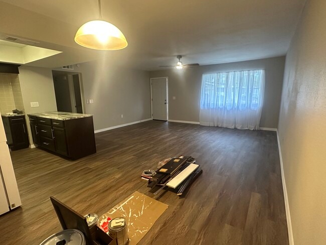 Dining/Living Room - 1131 N Trudel Pt