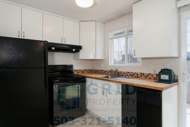 Foto del edificio - 2 Bedroom Apartment Available in SW Portla...
