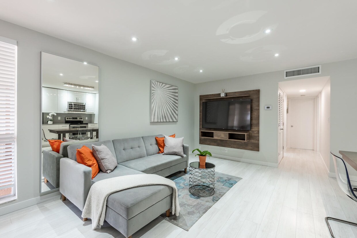 2420 Diana Dr, Hallandale Beach, FL 33009 Condo for Rent in