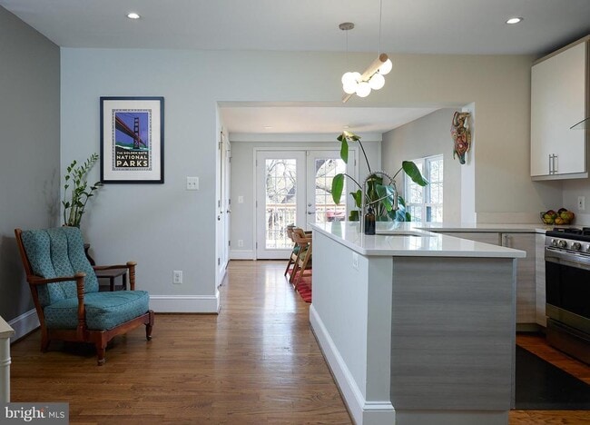 Foto del edificio - 421 Longfellow St NW