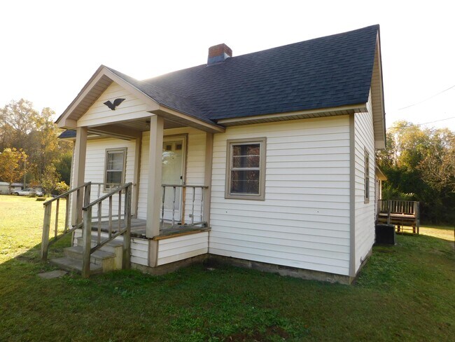 Building Photo - 1366 Old Mt Olive Hwy