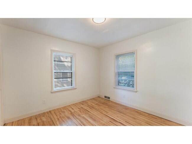 Foto del edificio - 828 15th St SW