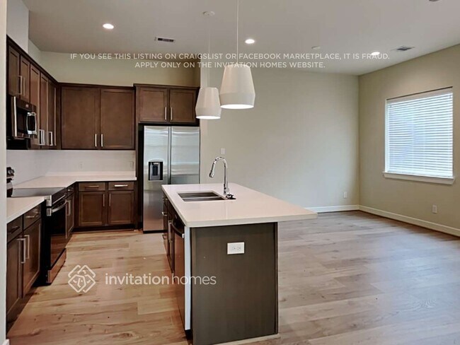 Foto del edificio - 10522 Executive Lake Dr