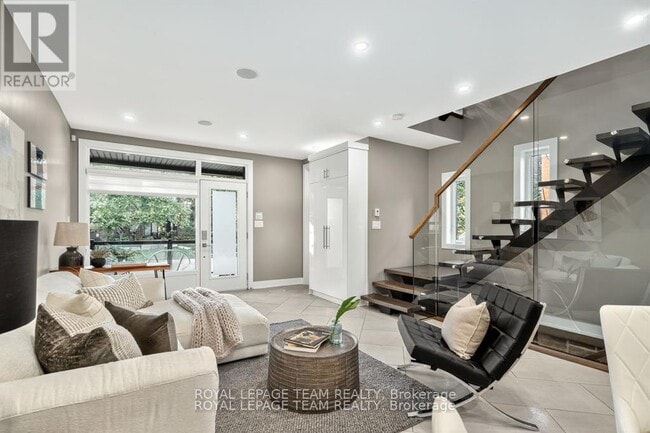 Building Photo - 16 First Ave