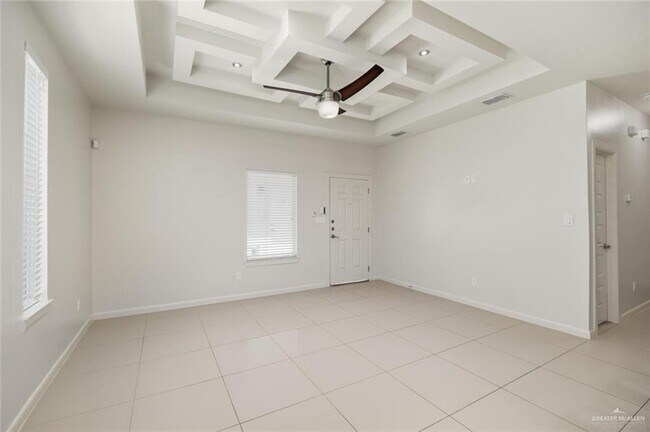 Foto del edificio - 17 West Dr
