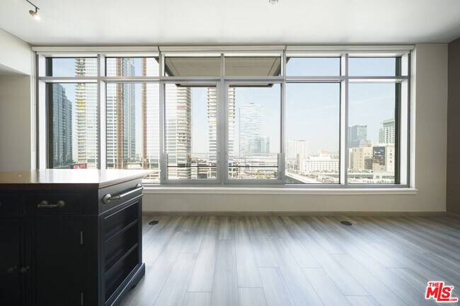 Foto del edificio - 1100 S Hope St