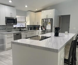 Building Photo - 15684 86th Way N