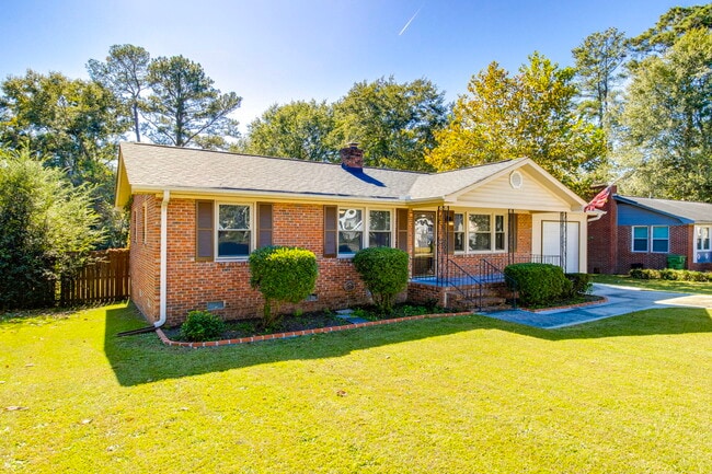 Foto del edificio - 7712 Burdell Dr