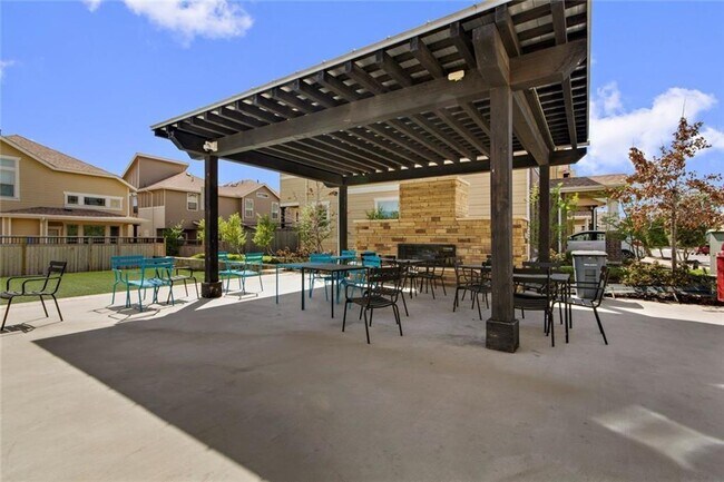 Foto del edificio - 907 Mountaineer Ln
