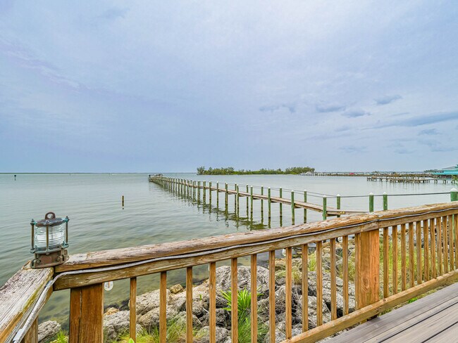 Building Photo - 1716 Indian River Dr