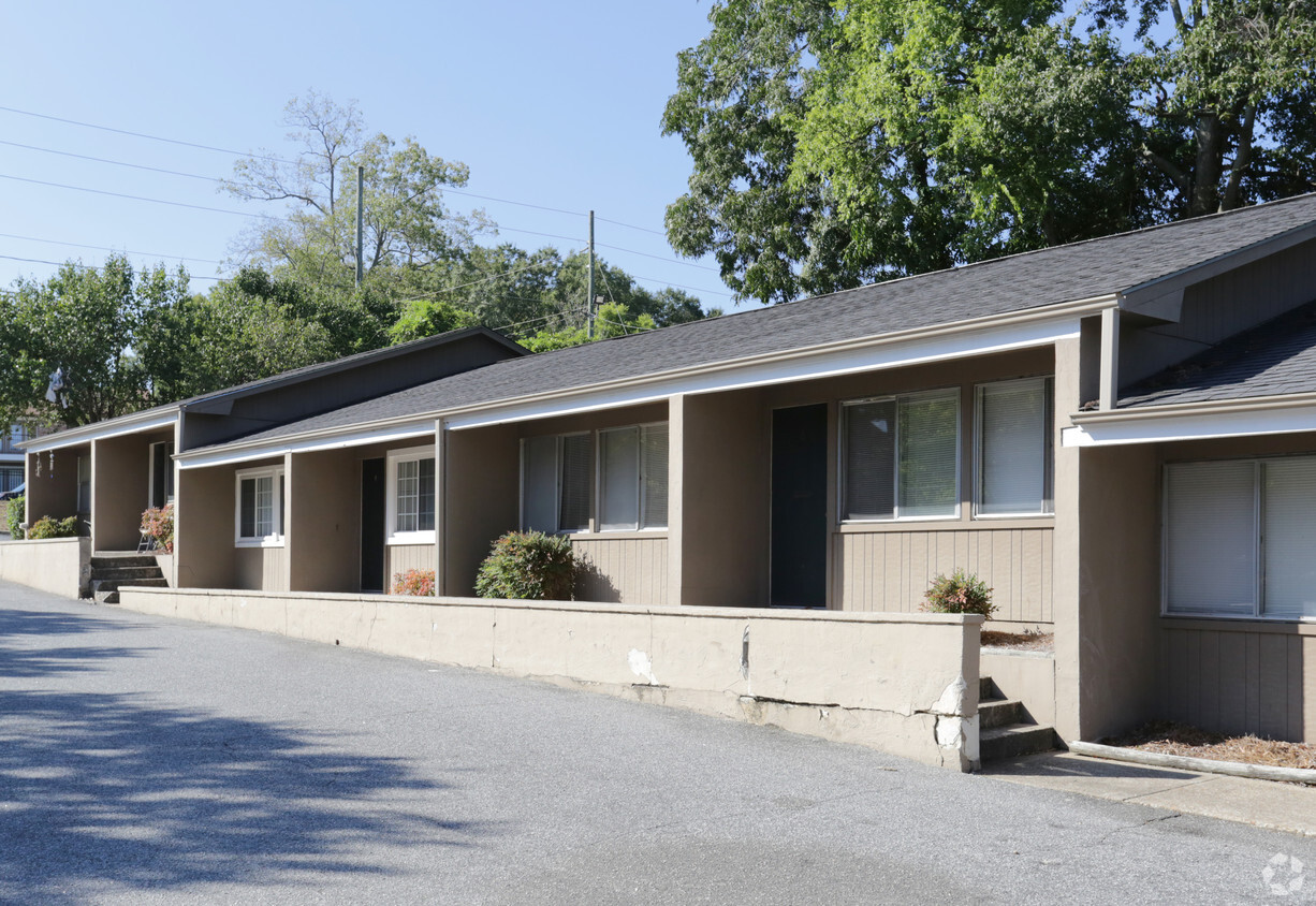 Building Photo - The Club Apartments