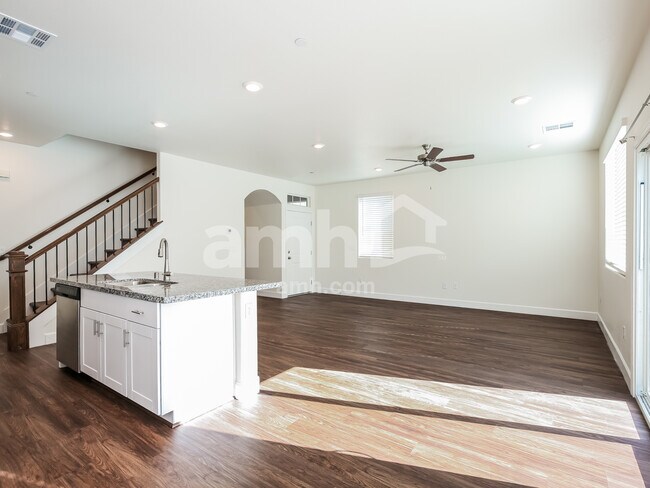 Building Photo - 317 Cape Seville Pl