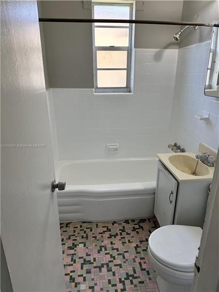 Building Photo - 4210 SW 25th St