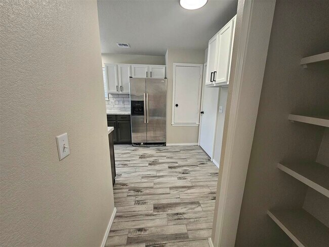 Foto del edificio - 6611 NW Ferris Ave