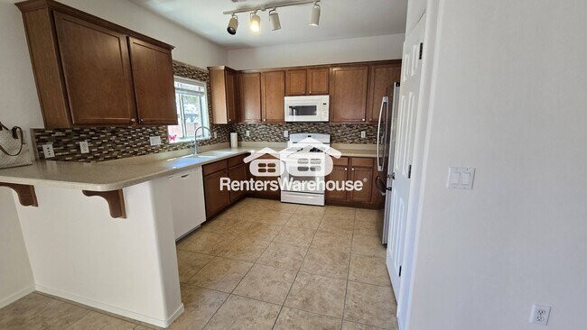 Building Photo - 1126 E Mt Shibell Dr