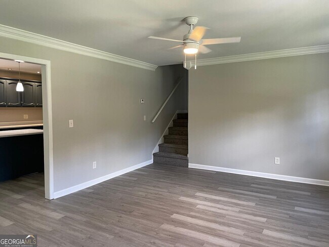 Foto del edificio - 220 Freestone Dr