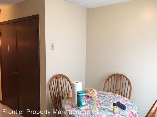 Foto del edificio - 2104 Elm Ln