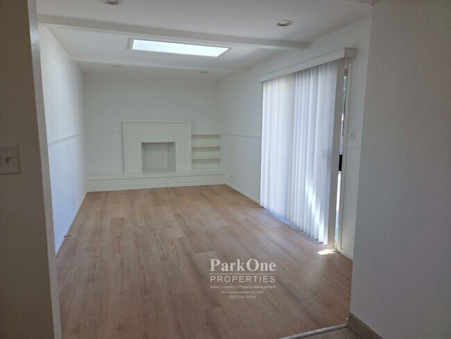 Foto del edificio - Single story home near Walnut Creek border.