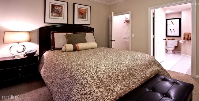 Foto del edificio - 1 br, 1 bath  - 5847 San Felipe St