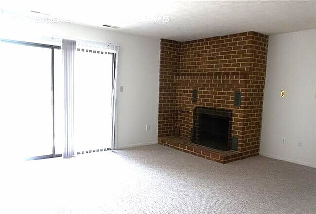 Foto del edificio - 2 bedroom/ 2 full bathroom- Governor's Square